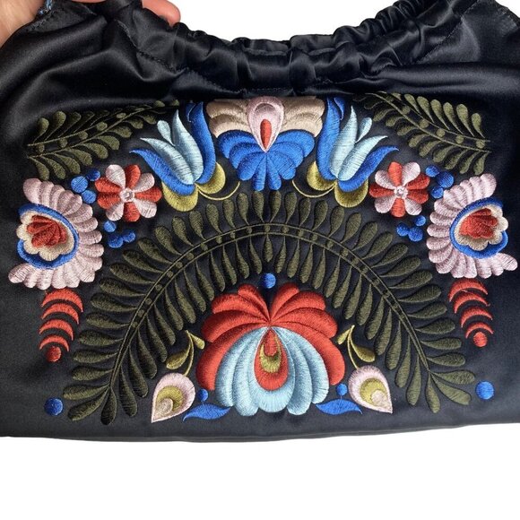 Adrienne Vittadini Embroidered Bag Black Satin Floral Pattern Boho Hobo New - Picture 4 of 14
